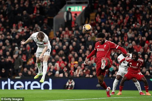 多家媒体：巴恩斯利主力前锋邓恩加盟雷克瑟姆，转会费250万