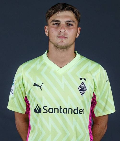 德天空：森林总价250万欧签门兴左后卫内茨，体检进行中