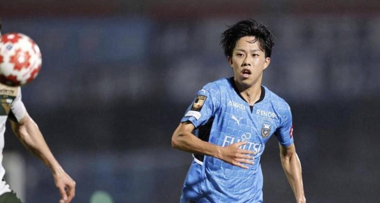 阿贾克斯放弃日本中场佐野航大；奈梅亨想靠门德斯卖2000万